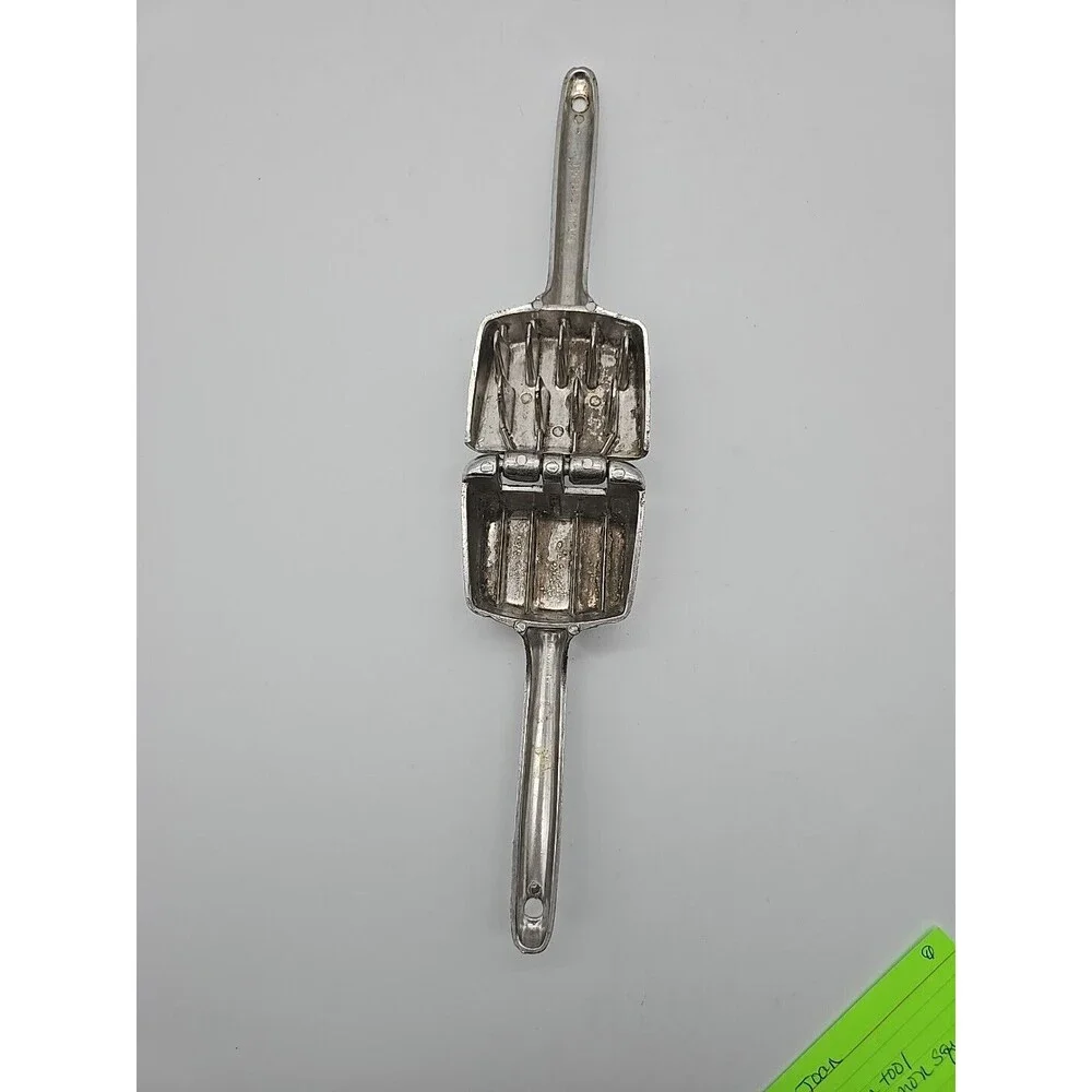 Vintage Irvin Ware Aluminum Ice Crusher Press